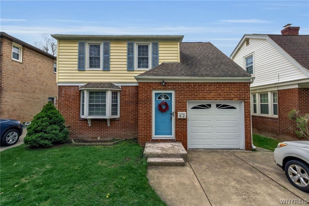 62 Endicott Dr, Amherst, NY 14226