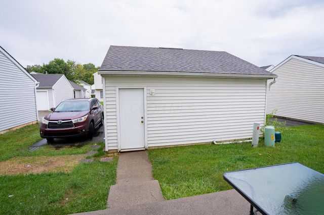 1816 Village Ridge Lane, 39, Columbus, OH 43219
