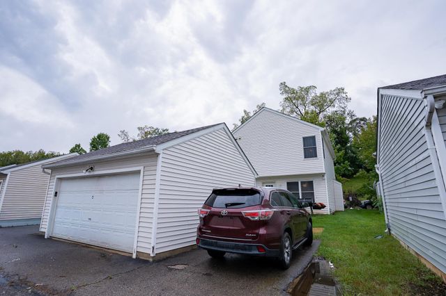 1816 Village Ridge Lane, 39, Columbus, OH 43219