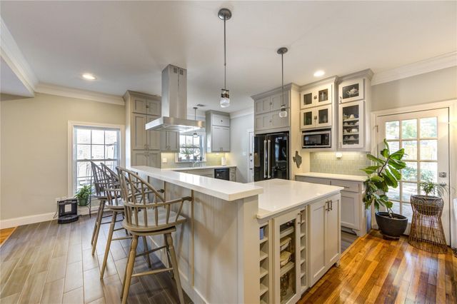 1550 Sue Barnett Drive, Houston, TX 77018