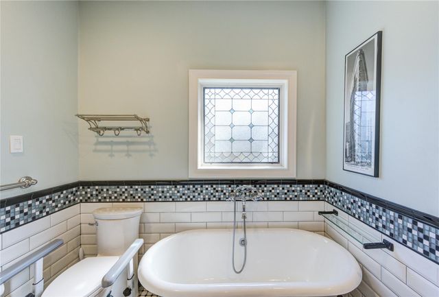 1550 Sue Barnett Drive, Houston, TX 77018