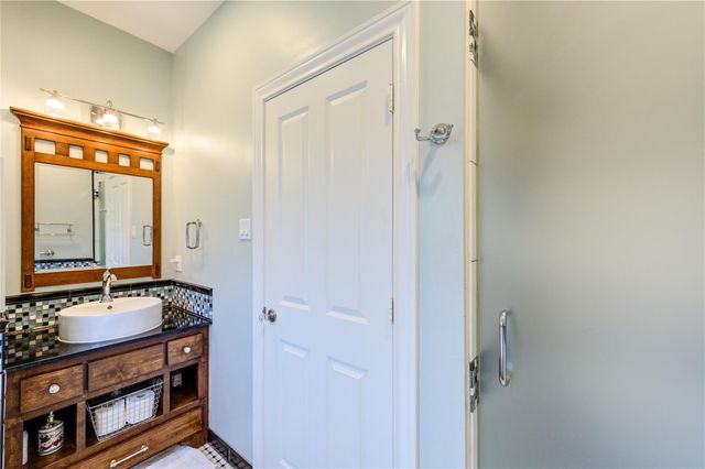 1550 Sue Barnett Drive, Houston, TX 77018