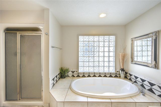 1550 Sue Barnett Drive, Houston, TX 77018