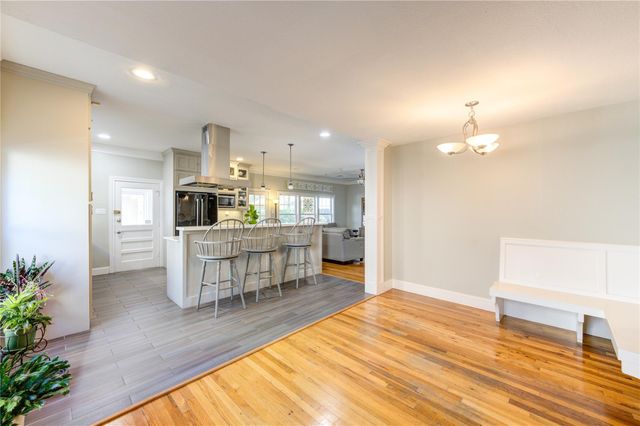 1550 Sue Barnett Drive, Houston, TX 77018