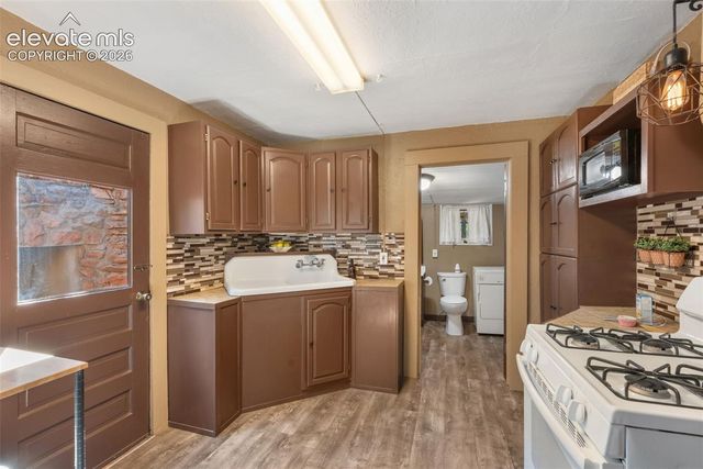 215 Washington Avenue, Manitou Springs, CO 80829