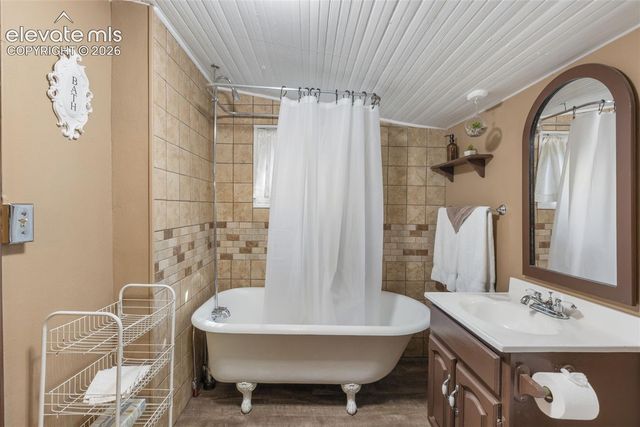 215 Washington Avenue, Manitou Springs, CO 80829