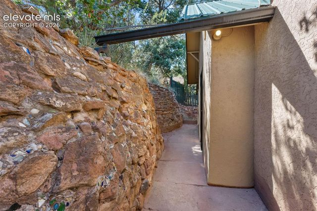 215 Washington Avenue, Manitou Springs, CO 80829
