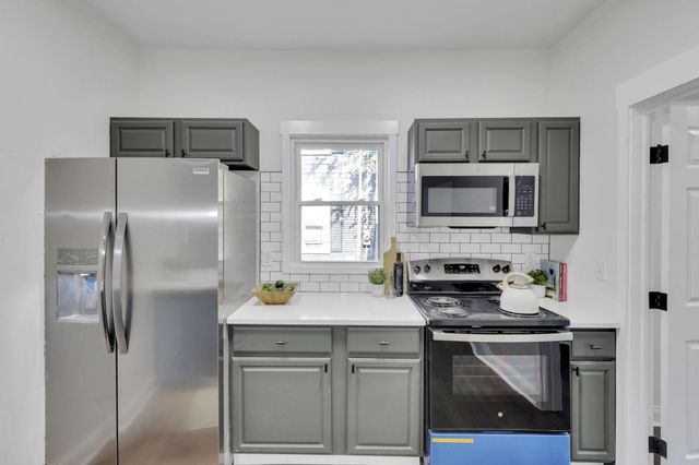 638 E 6th Avenue, Lancaster, OH 43130