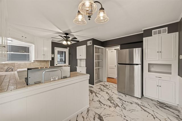 6405 Pinehurst Drive, Houston, TX 77023