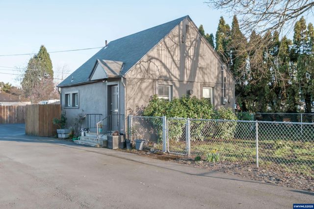 1209 SE Shortridge (& 1215) St, Albany, OR 97322