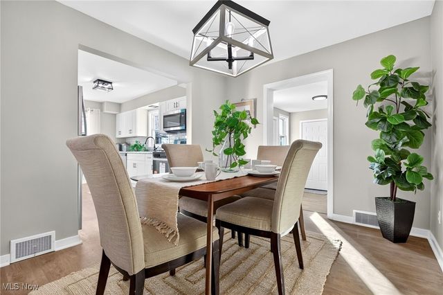 2365 Tod Avenue NW, Warren, OH 44485