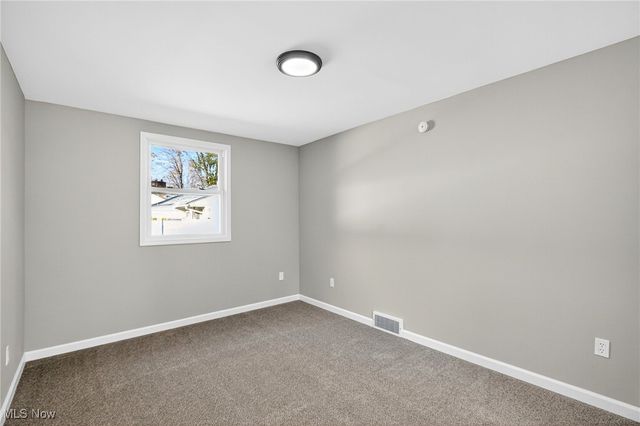 2365 Tod Avenue NW, Warren, OH 44485