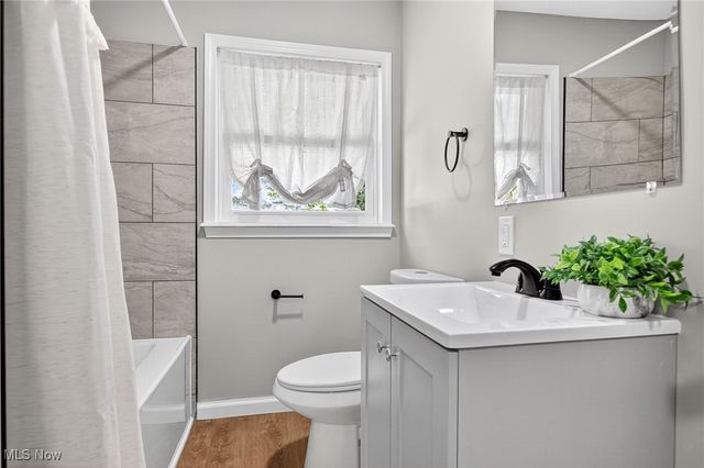 2365 Tod Avenue NW, Warren, OH 44485