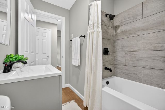 2365 Tod Avenue NW, Warren, OH 44485