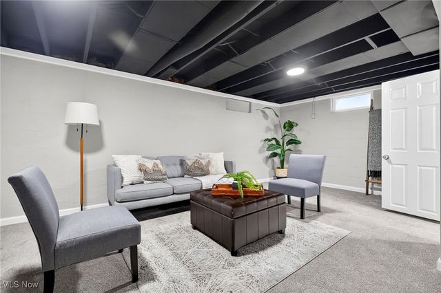 2365 Tod Avenue NW, Warren, OH 44485