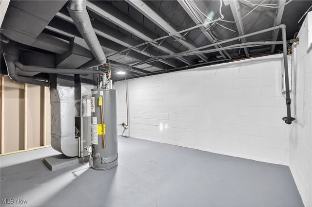 2365 Tod Avenue NW, Warren, OH 44485