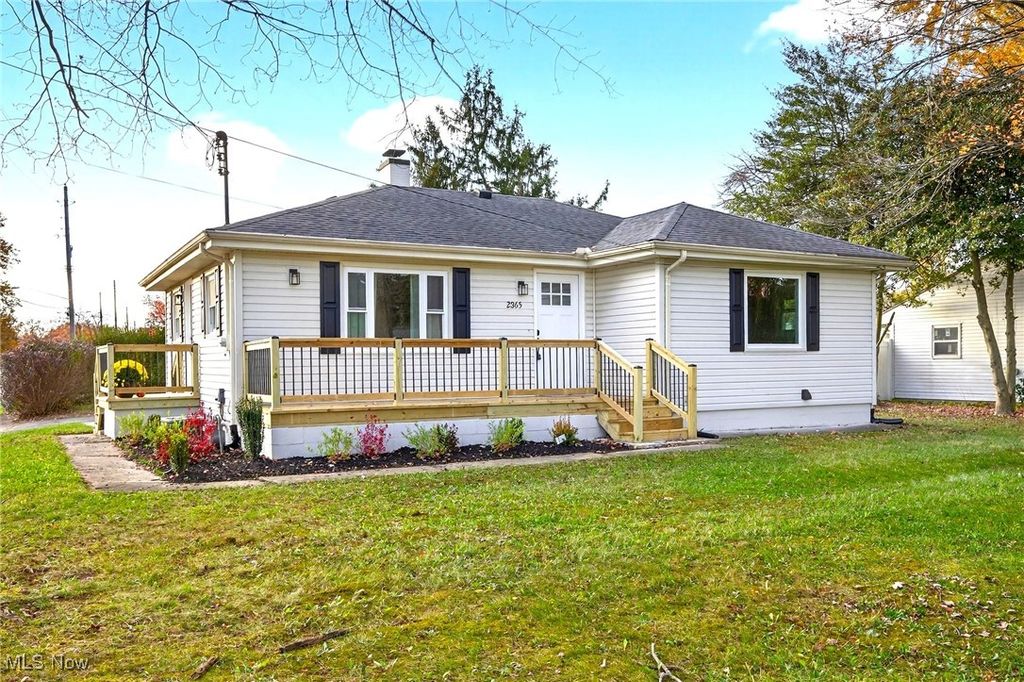 2365 Tod Avenue NW, Warren, OH 44485