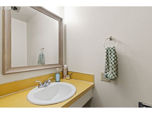 8718 Ne 95TH St, Vancouver, WA 98662