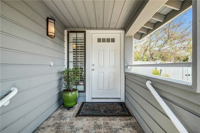 2607 Dove Creek Lane B, Pasadena, CA 91107