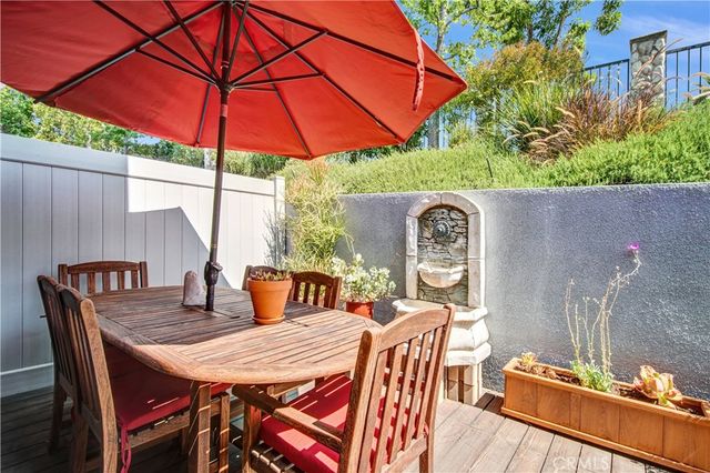 2607 Dove Creek Lane B, Pasadena, CA 91107