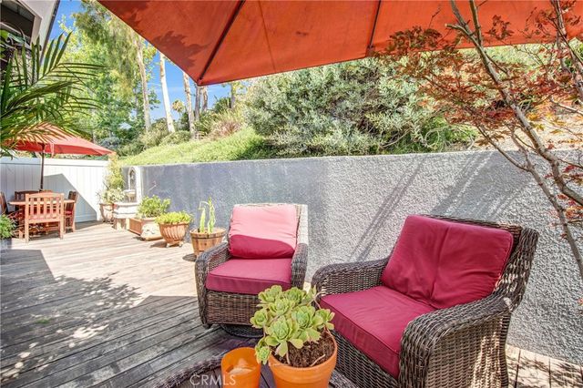 2607 Dove Creek Lane B, Pasadena, CA 91107