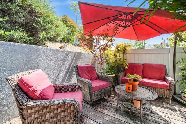 2607 Dove Creek Lane B, Pasadena, CA 91107
