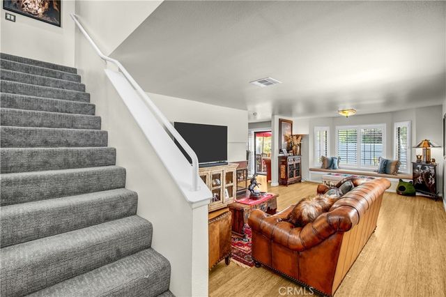 2607 Dove Creek Lane B, Pasadena, CA 91107