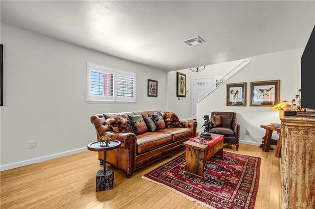 2607 Dove Creek Lane B, Pasadena, CA 91107