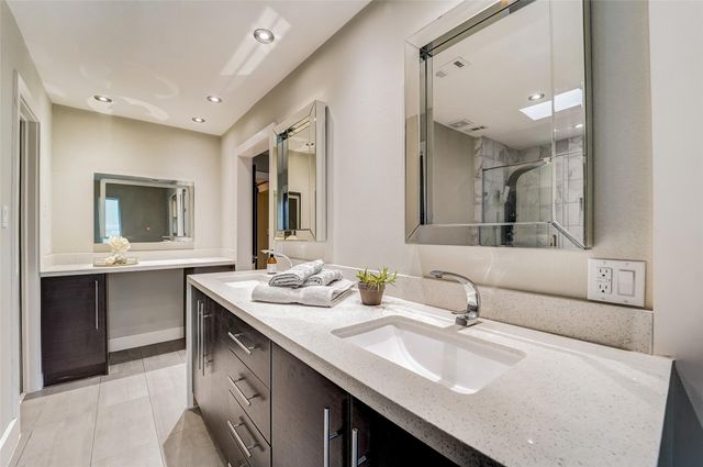 1371 Beaujolais Lane, Houston, TX 77077
