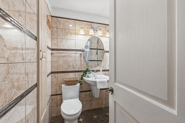 8837 N Navajo ROAD, Bayside, WI 53217