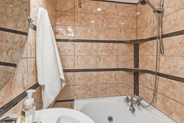 8837 N Navajo ROAD, Bayside, WI 53217