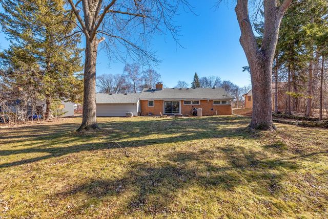 8837 N Navajo ROAD, Bayside, WI 53217