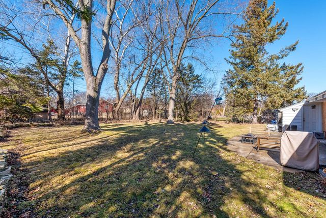 8837 N Navajo ROAD, Bayside, WI 53217