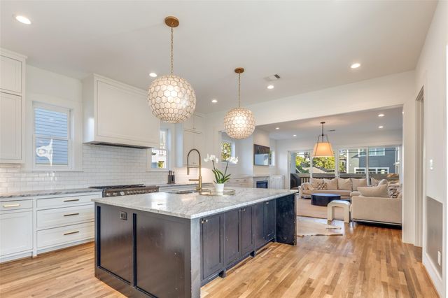 709 E 13th Street, Houston, TX 77008