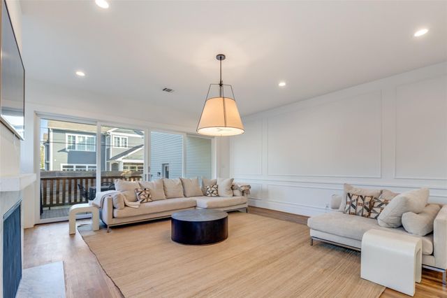 709 E 13th Street, Houston, TX 77008