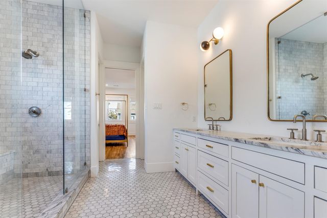 709 E 13th Street, Houston, TX 77008