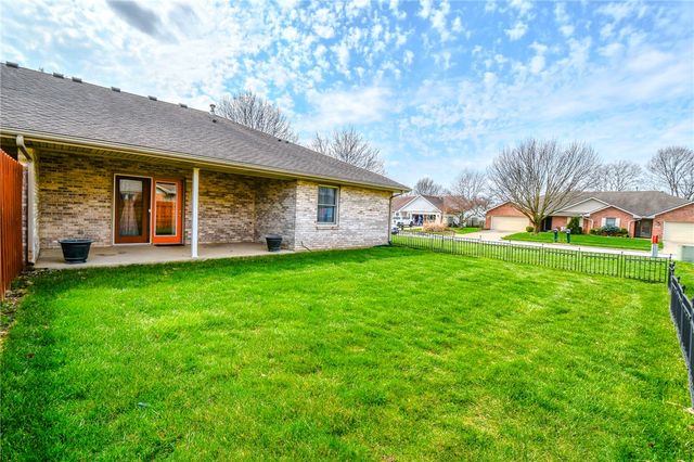 605 Rubythroat Lane, Englewood, OH 45315