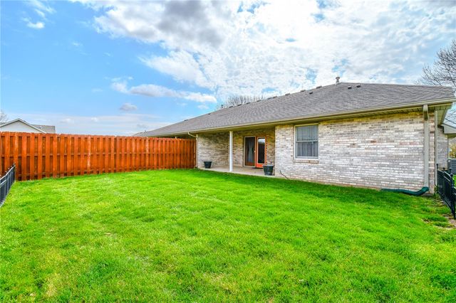 605 Rubythroat Lane, Englewood, OH 45315