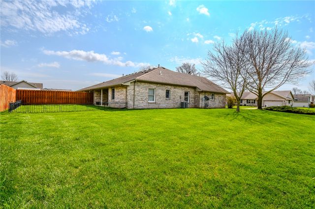 605 Rubythroat Lane, Englewood, OH 45315