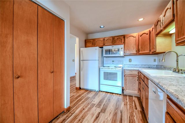 605 Rubythroat Lane, Englewood, OH 45315