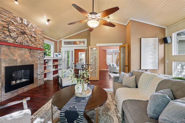 6913 NE Berwick Drive, Ankeny, IA 50021