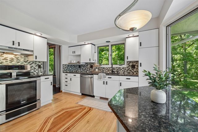 6913 NE Berwick Drive, Ankeny, IA 50021