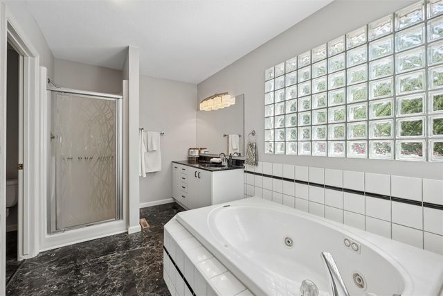 6913 NE Berwick Drive, Ankeny, IA 50021