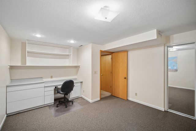 6913 NE Berwick Drive, Ankeny, IA 50021