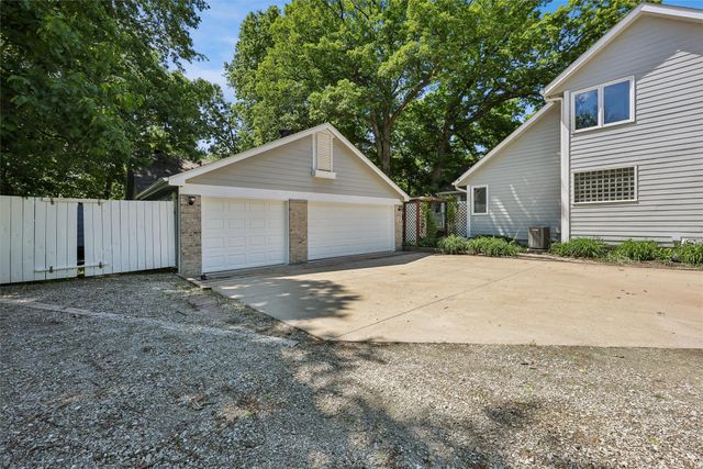 6913 NE Berwick Drive, Ankeny, IA 50021