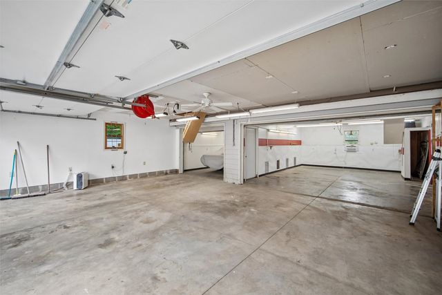 6913 NE Berwick Drive, Ankeny, IA 50021