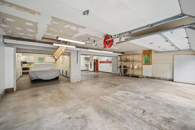 6913 NE Berwick Drive, Ankeny, IA 50021