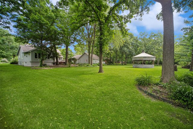 6913 NE Berwick Drive, Ankeny, IA 50021