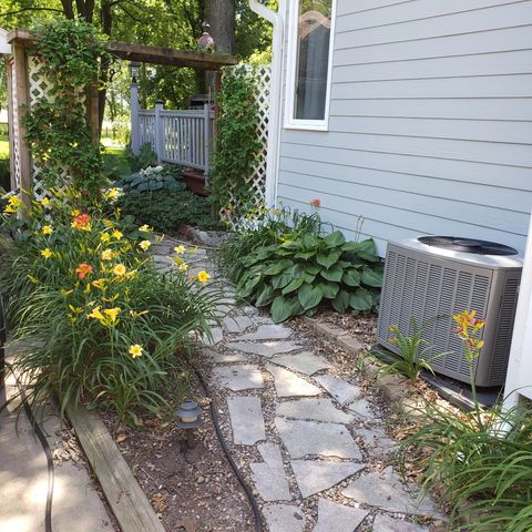 6913 NE Berwick Drive, Ankeny, IA 50021