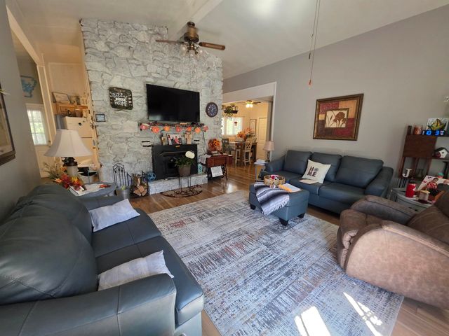 27 Opalochee Drive, Cherokee Village, AR 72529